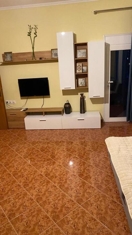 Apartment Si-ri Gjirokastër